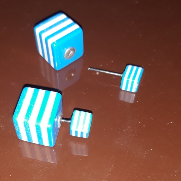 Blue and white striped post earrings - Picture 3 of 3